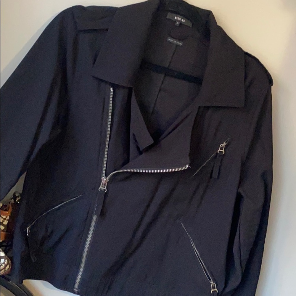 Worn 2-3 times, casual black jacket